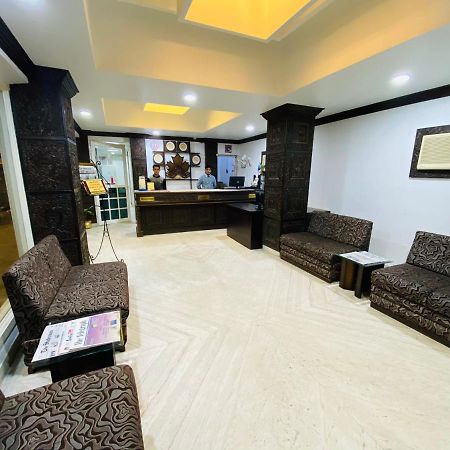 Saluja Residency Hotel Силигури Екстериор снимка