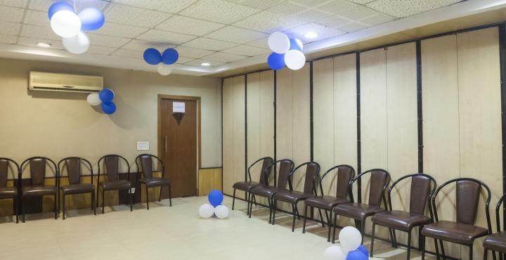 Saluja Residency Hotel Силигури Екстериор снимка