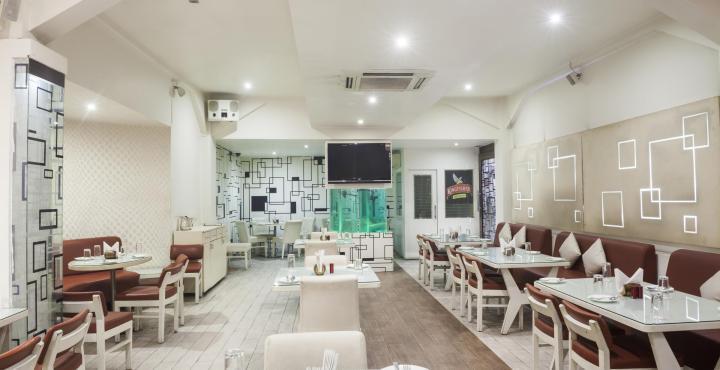 Saluja Residency Hotel Силигури Екстериор снимка