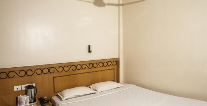 Saluja Residency Hotel Силигури Екстериор снимка