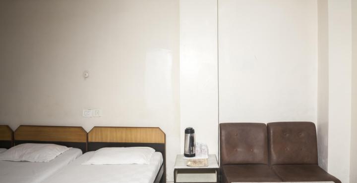 Saluja Residency Hotel Силигури Екстериор снимка