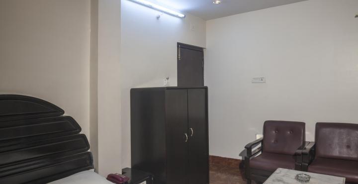 Saluja Residency Hotel Силигури Екстериор снимка