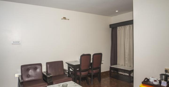 Saluja Residency Hotel Силигури Екстериор снимка