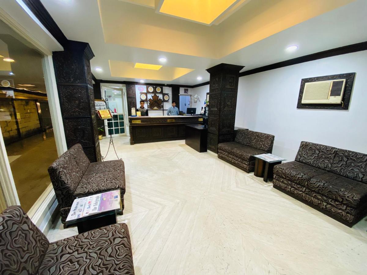 Saluja Residency Hotel Силигури Екстериор снимка